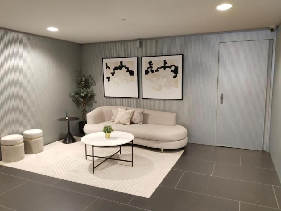 Apartamento Salesianos By Clabao Pamplona Exterior photo
