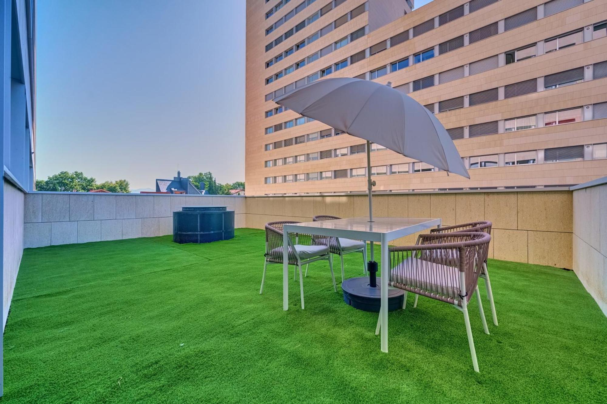 Apartamento Salesianos By Clabao Pamplona Exterior photo