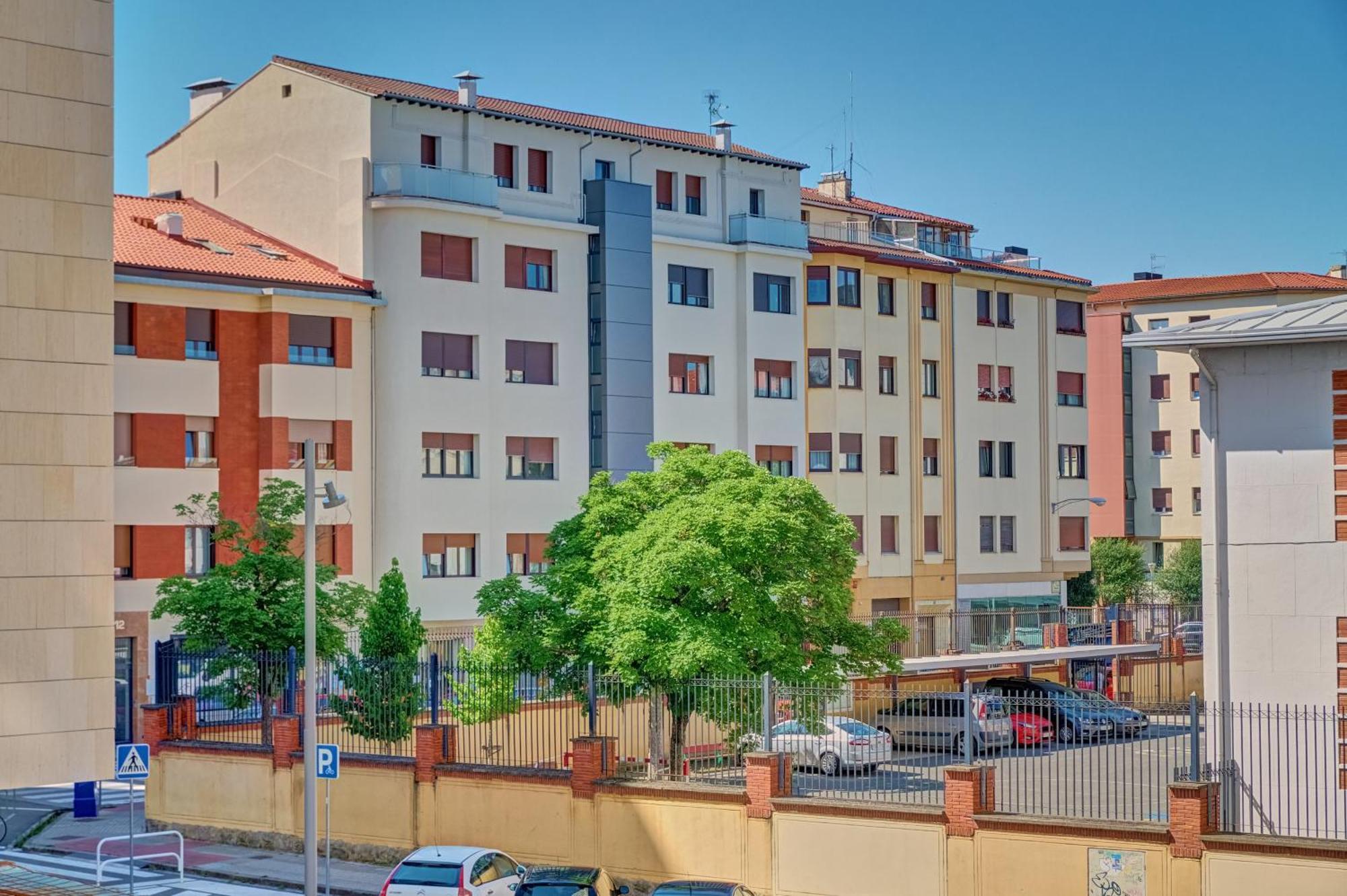 Apartamento Salesianos By Clabao Pamplona Exterior photo